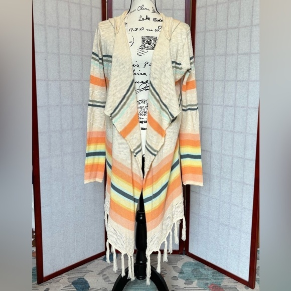 Rip Curl Sweaters - Pretty Long Cardigan - EUC - Size Large